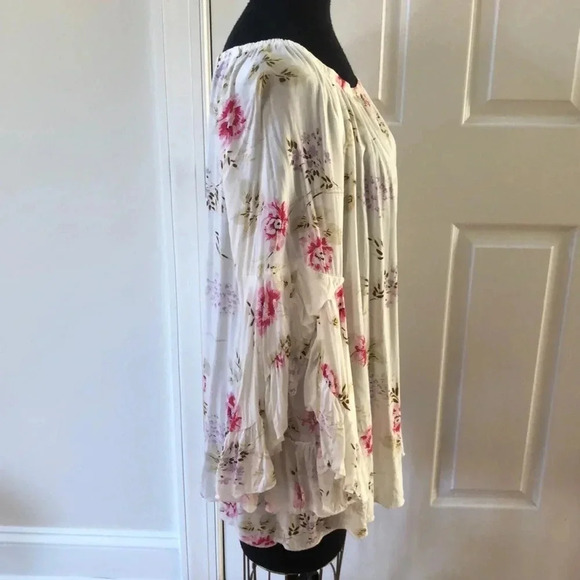 Floral Flutter Sleeves Shirt - Picture 4 of 10